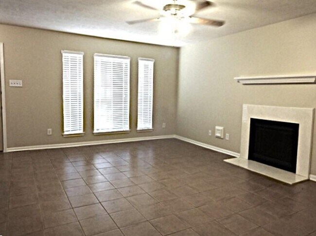 Building Photo - 7010 Durango Dr