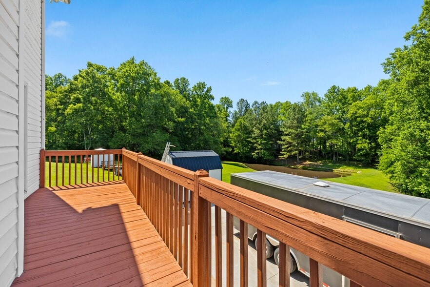 Building Photo - 3010 Eaker Dr