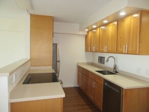 Building Photo - 2 Bed 2 Bath 1 Parking at Marco Polo Apartments, Amazing Views 28th Floor!!!