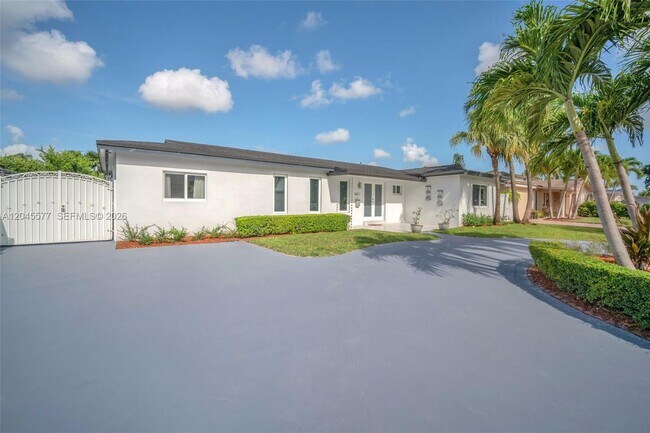 Building Photo - 1807 SW 102nd Pl