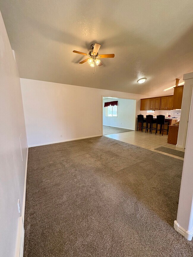 Building Photo - 3492 Stonegate Dr