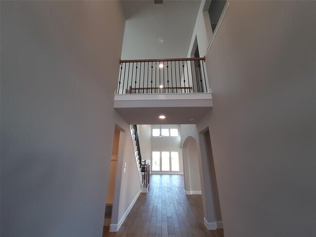 Building Photo - 7575 Pemberley Ct