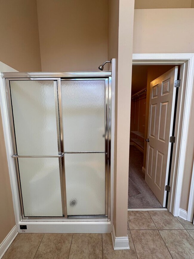 Building Photo - Elegant 4BR Home with Soaring Ceilings in The Reserve at Glenmary