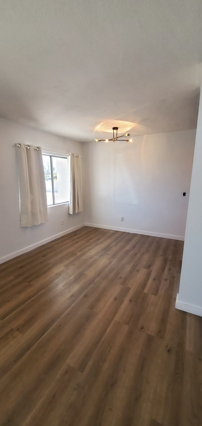 Dining area - 4444 E Sunny Dunes Rd