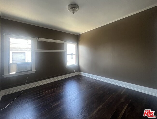 Building Photo - 456 S Wilton Pl