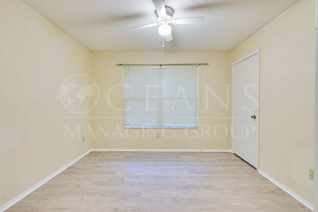 Building Photo - 2 Bedroom Nestled Away in the Heart of Daytona