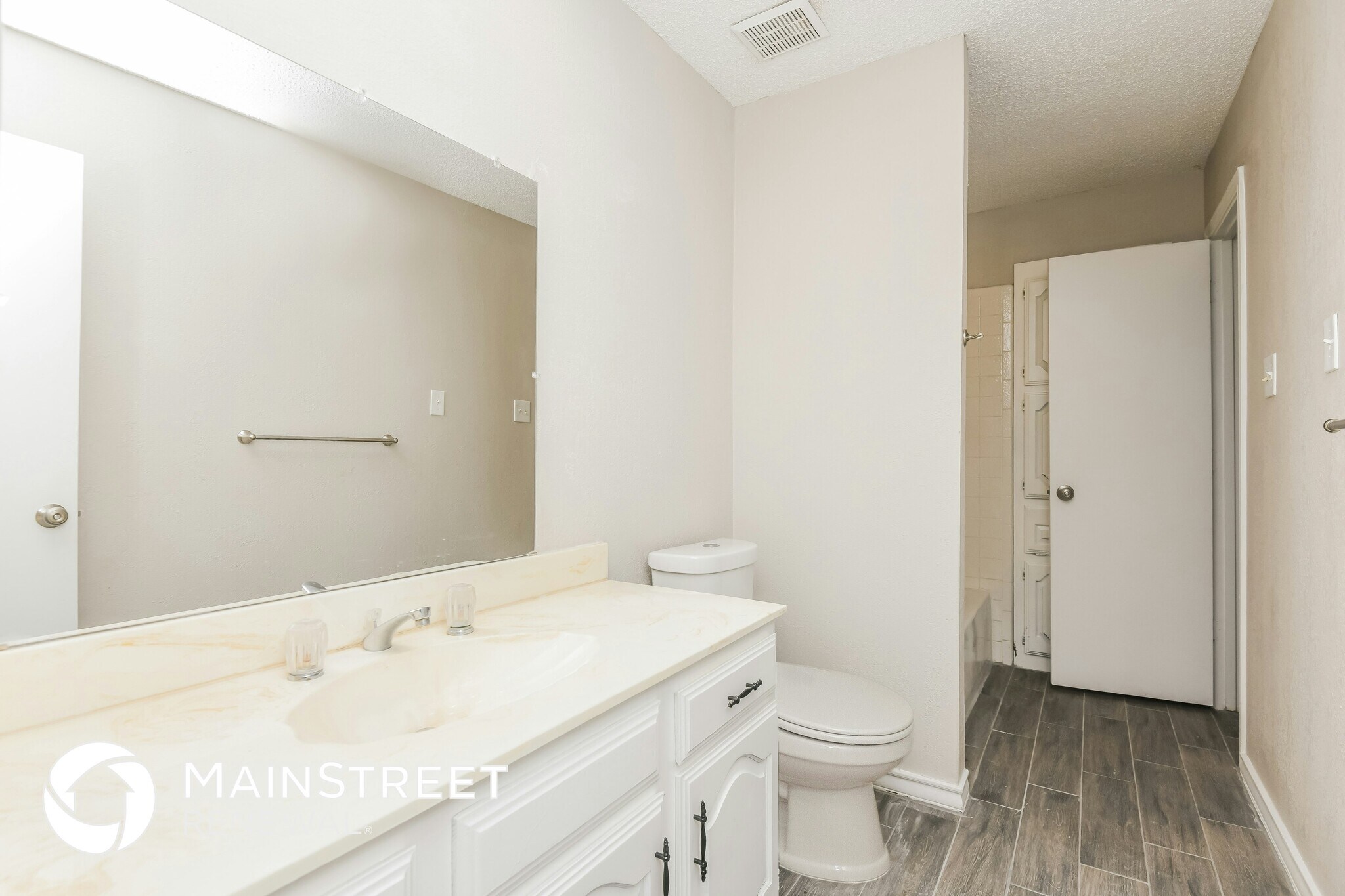 Building Photo - 2206 Mediterranean Ave