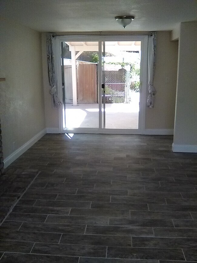 Extra Room (Back) - 3440 Egan St