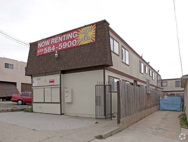 Building Photo - 1740 N Ave