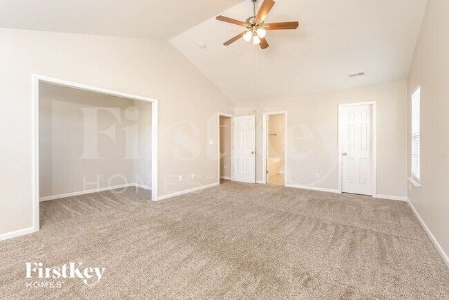 Building Photo - 1050 Spruce Garden Dr