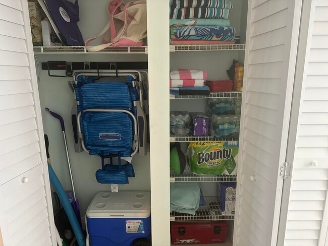 Building Photo - 420 Celestial Way