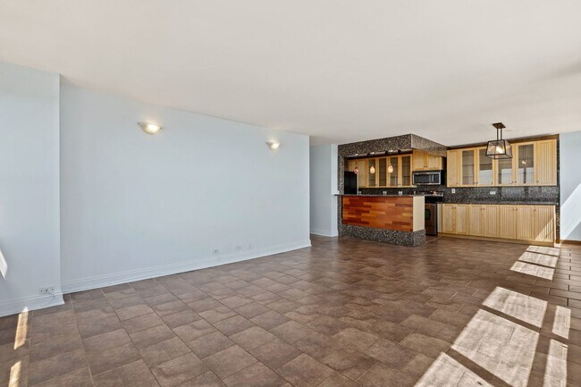 Building Photo - 655 W Irving Park Rd