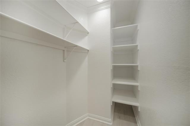 Building Photo - 512 E Tyler St