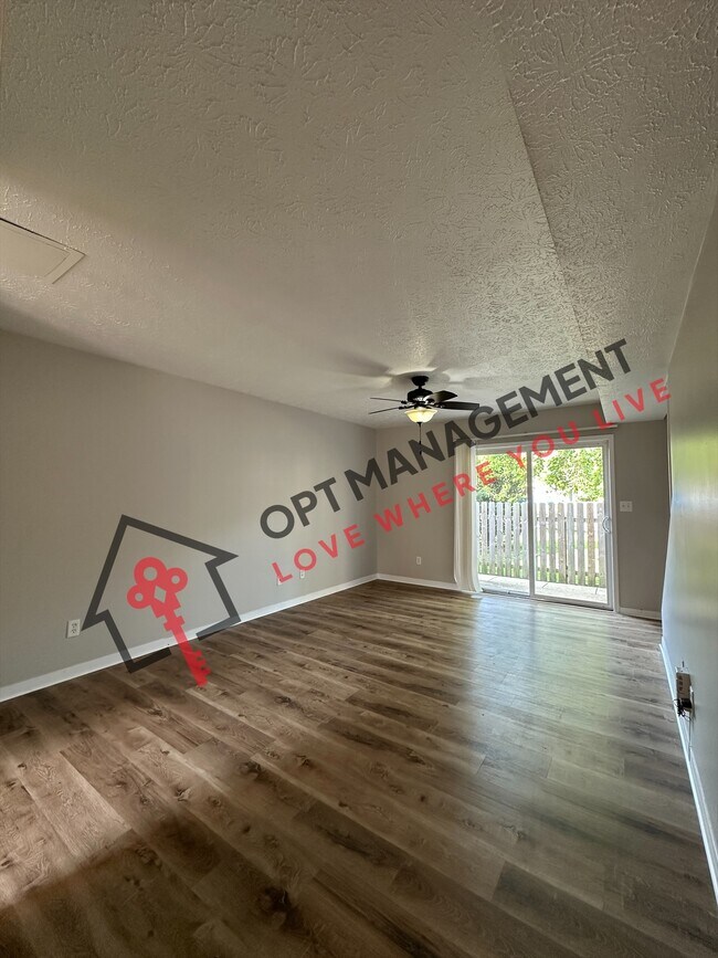 Building Photo - 1406 Sunset Dr