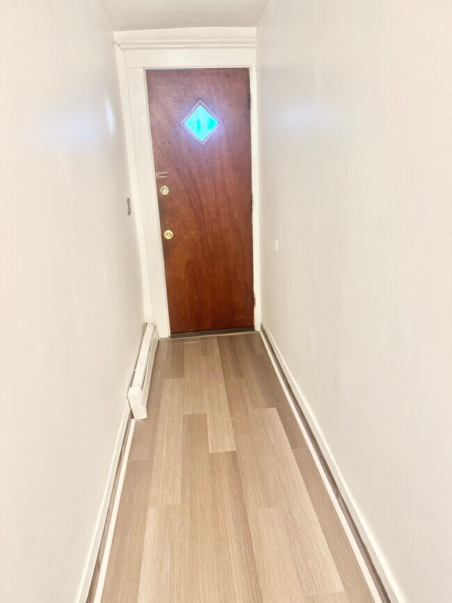 Building Photo - 87 Butler St