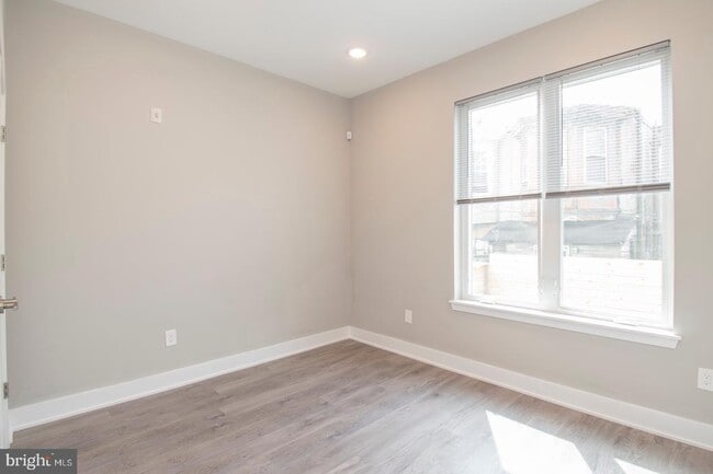 Building Photo - 1206 N 24th St