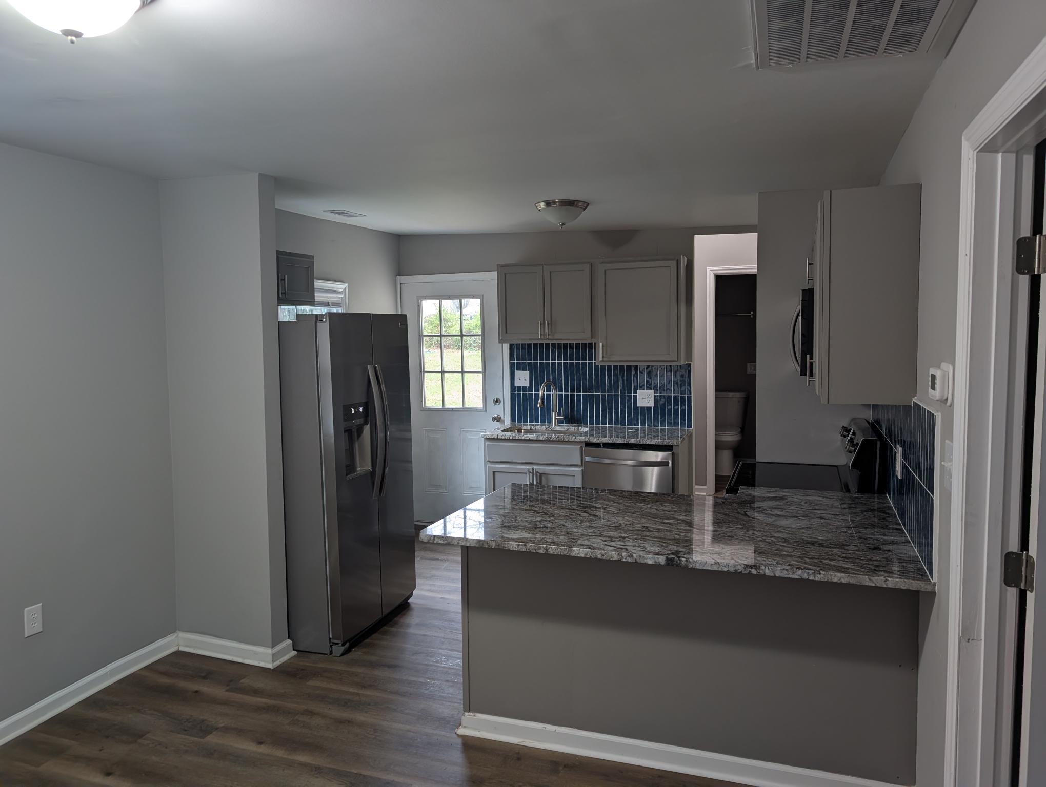 Building Photo - 457 Fewell St