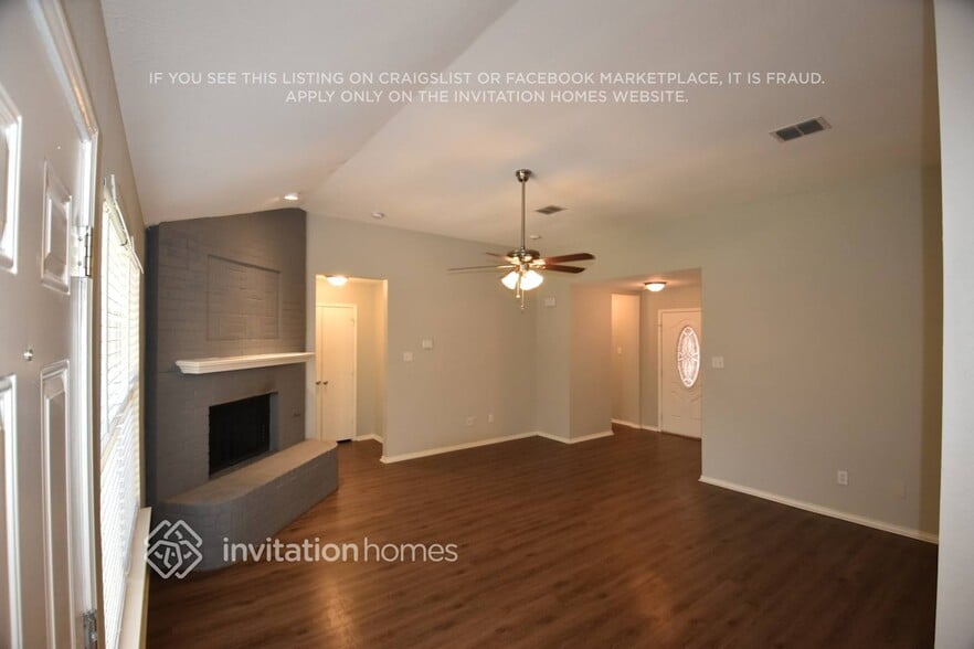 Building Photo - 1105 Whistle Stop Dr