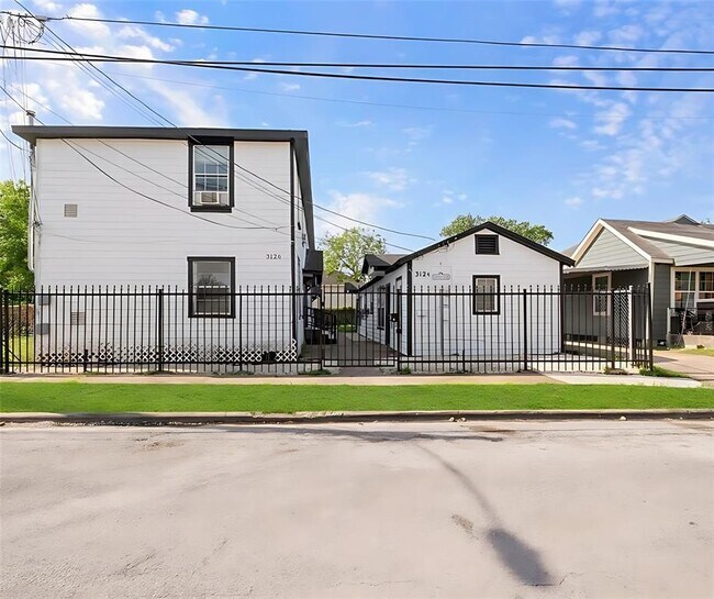 Building Photo - 3126 Webster St