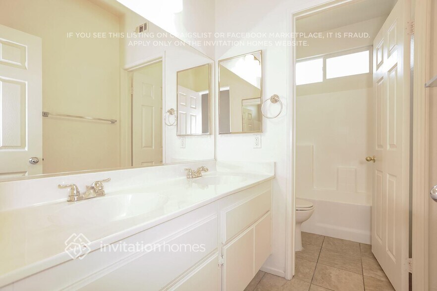 Building Photo - 5815 W Ave J 12