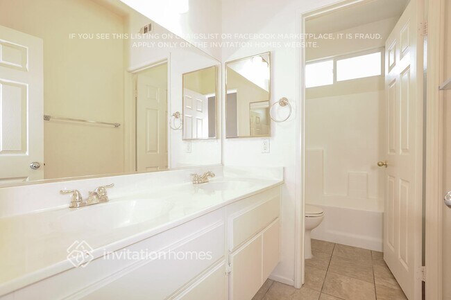 Building Photo - 5815 W Ave J 12