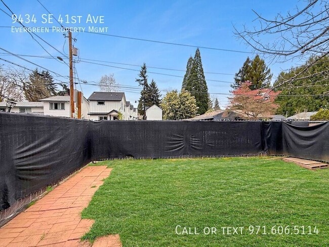 Building Photo - 9434 SE 41st Ave
