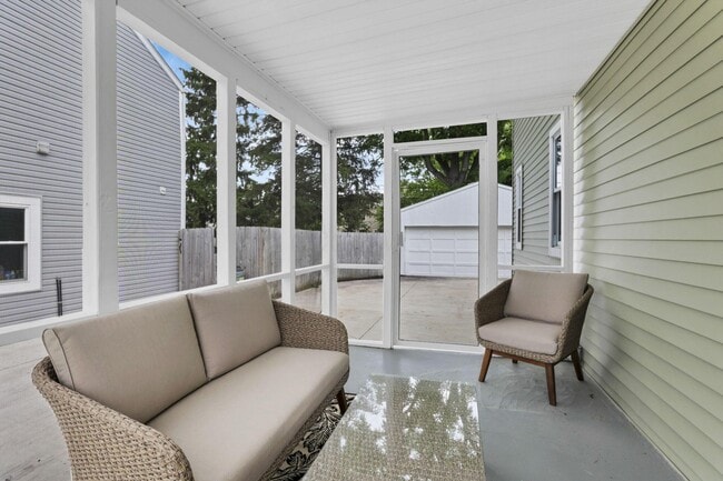 Building Photo - 2615 Northwest Blvd