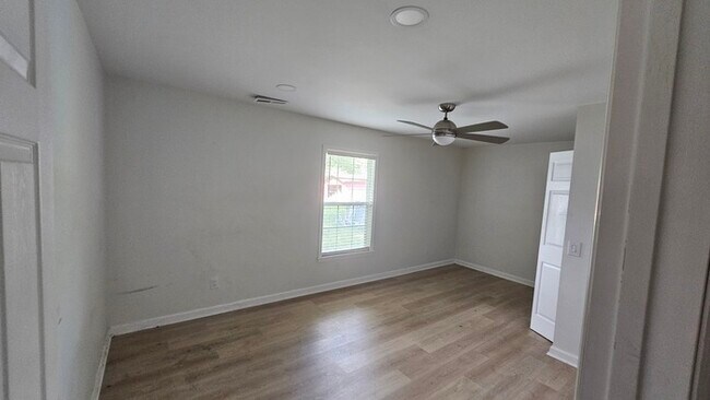 Building Photo - Charming 3-bedroom, 1-bath home!