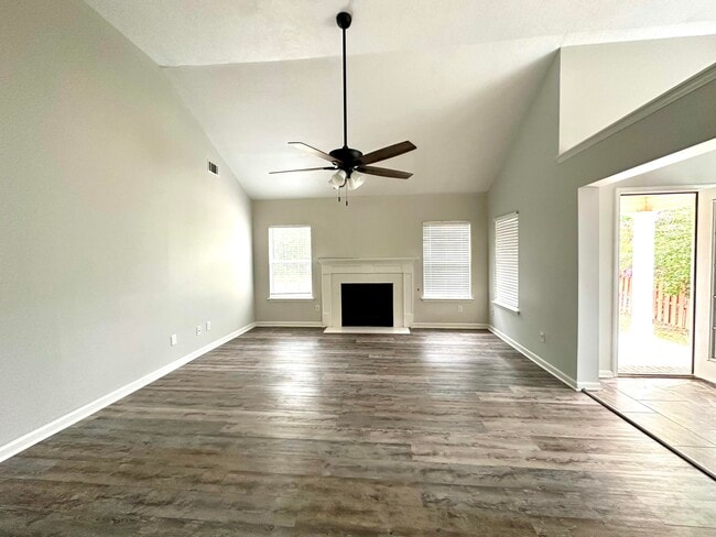 Building Photo - 945 Hunting Horn Wy