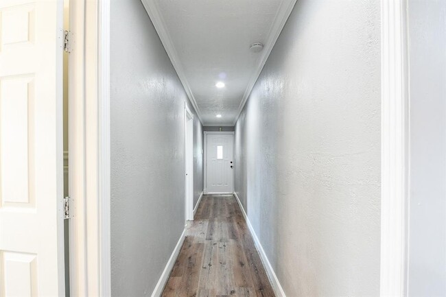 Building Photo - 3017 Barberry Dr