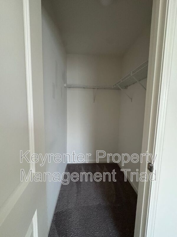 Building Photo - 5021 Red Poll Dr