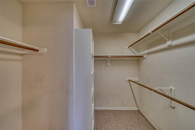 Building Photo - 43 Whitekirk Pl