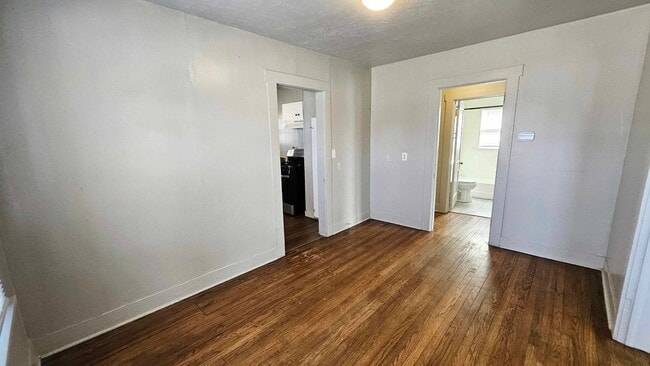 Building Photo - Lots of Room!