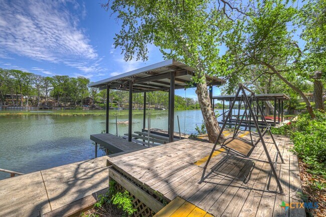 Building Photo - 1015 Reiley Rd