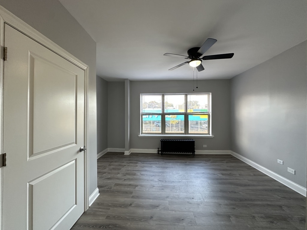 Building Photo - 4756 N Maplewood Ave