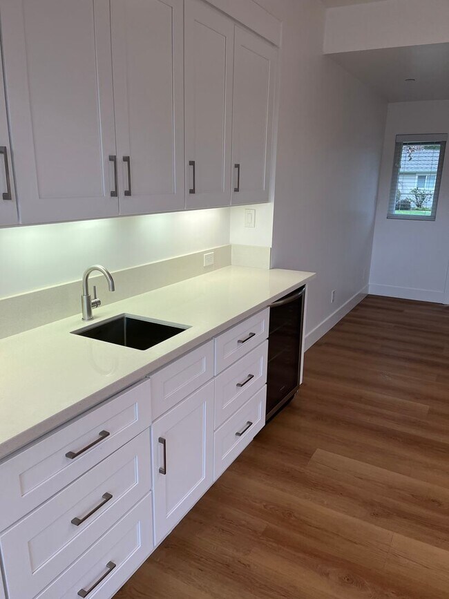 Building Photo - Newly Remodeled - 4/2 Concord Rancher - Lo...