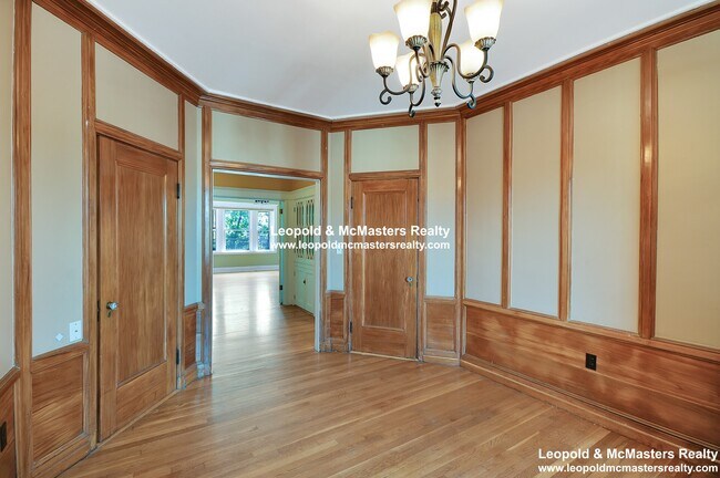Building Photo - 1259 Commonwealth Ave