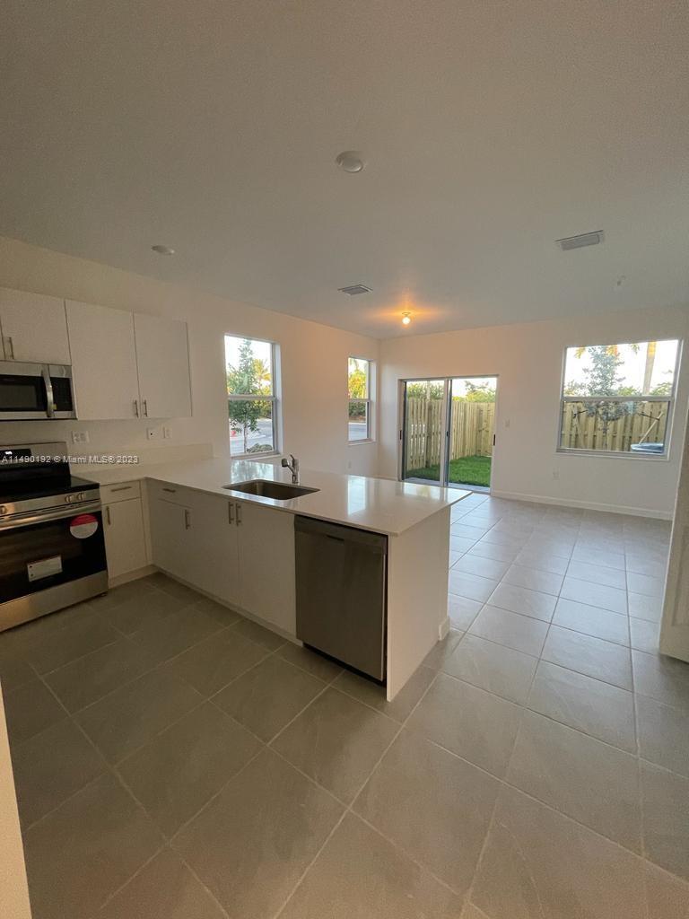 Building Photo - 29111 SW 165th Ave