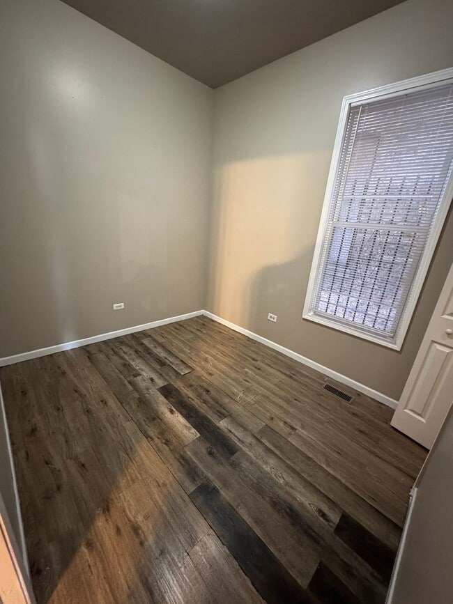 Building Photo - 5612 S Morgan St