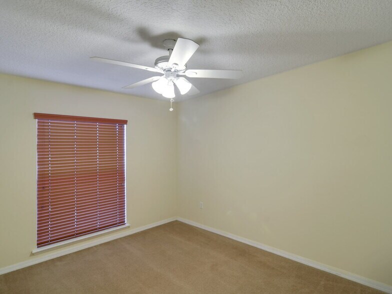 Building Photo - 3691 Blue Wing Ct