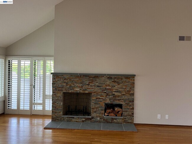 Building Photo - 701 Glen Eagle Ct