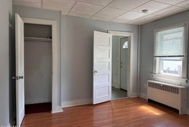 Building Photo - 45A Vly Rd