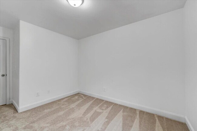 Building Photo - 162 Harold Murphy Dr