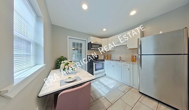 Building Photo - 507 Fir Ave