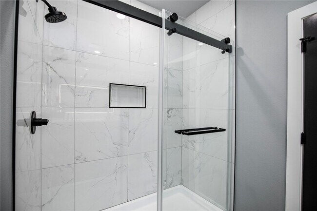 Building Photo - 47 Overton Dr