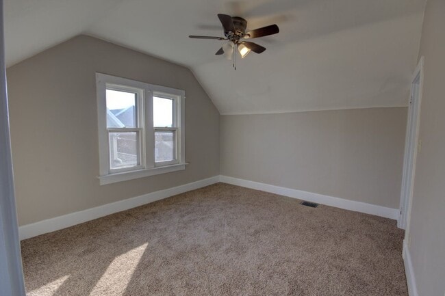 Building Photo - 3 bedroom home