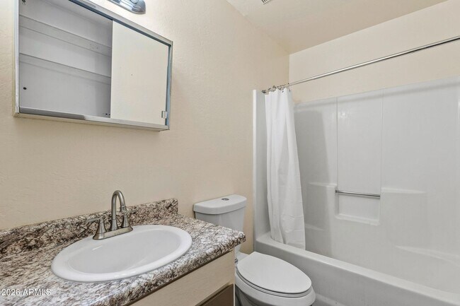Building Photo - 118 E Paseo del Rio