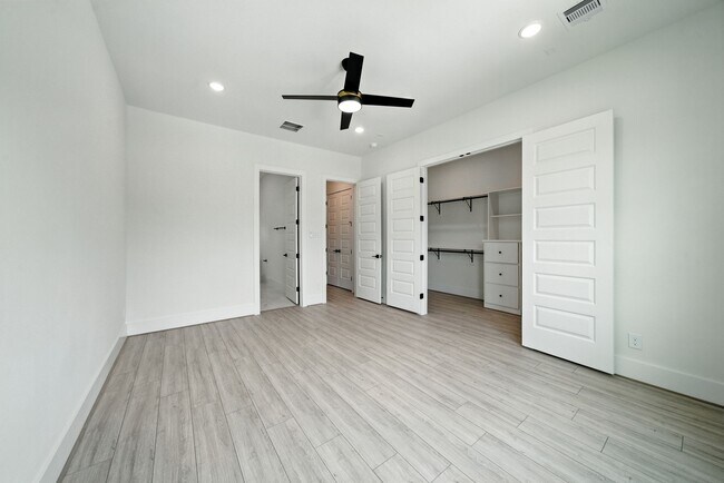 Building Photo - 7131 Eastwood St