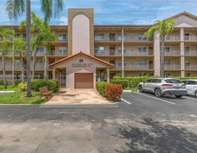 Building Photo - 1110 SW 125th Ave