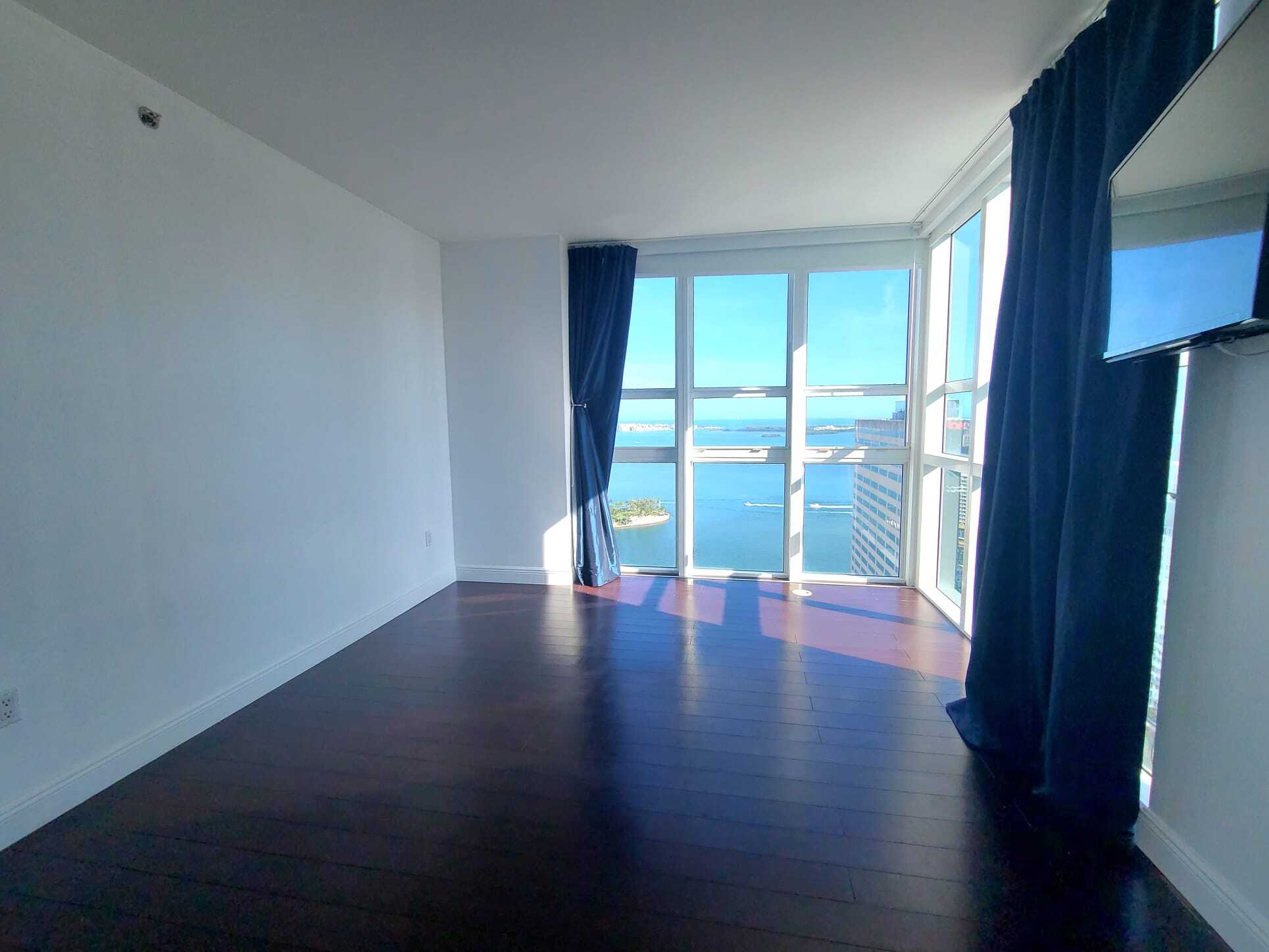 Building Photo - 951 Brickell Ave